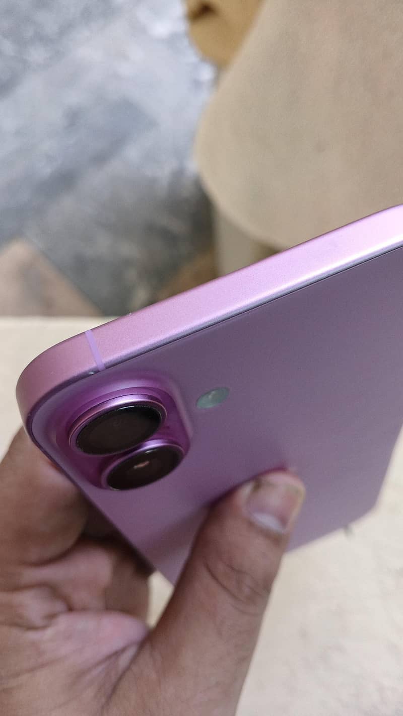 Apple iPhone 16 Plus 2