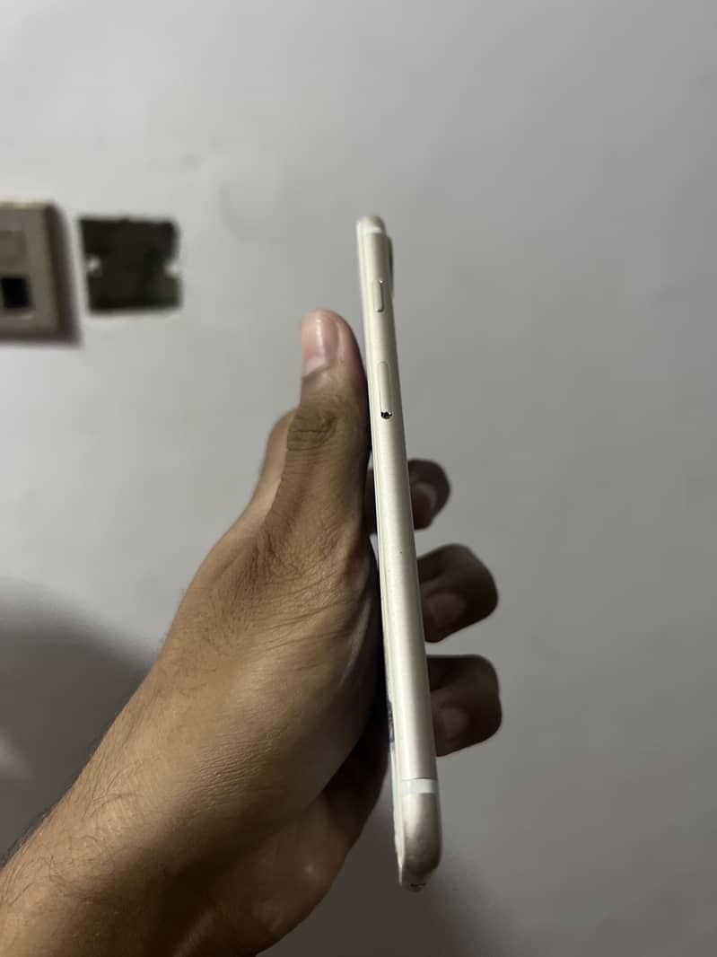 Apple iPhone 7 Plus 5
