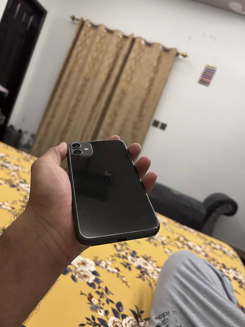 Apple iPhone 11 4