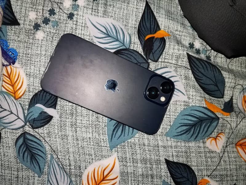 Apple iPhone 13 2