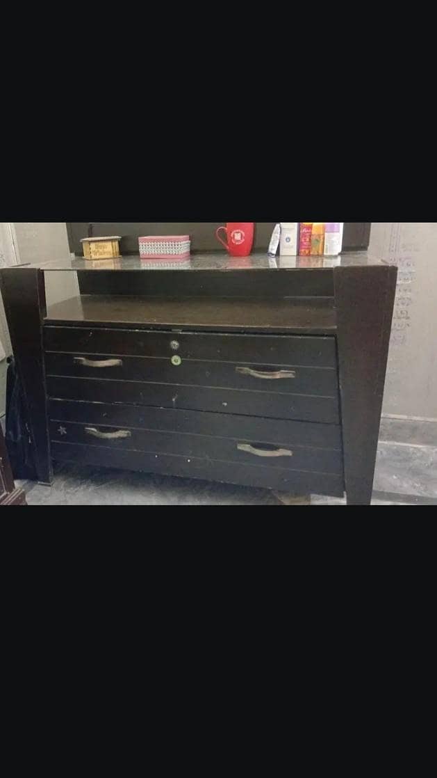Dressing table 4