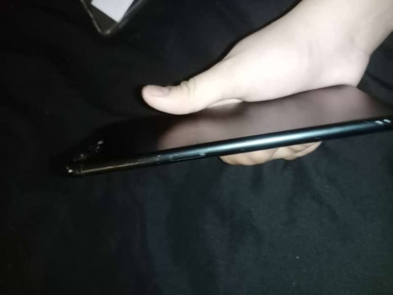 Apple iPhone 7 Plus 5