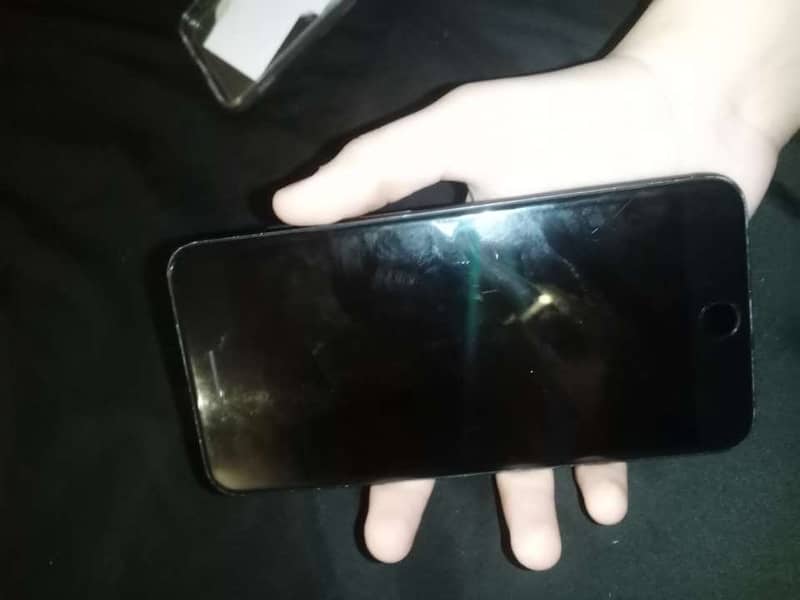 Apple iPhone 7 Plus 6