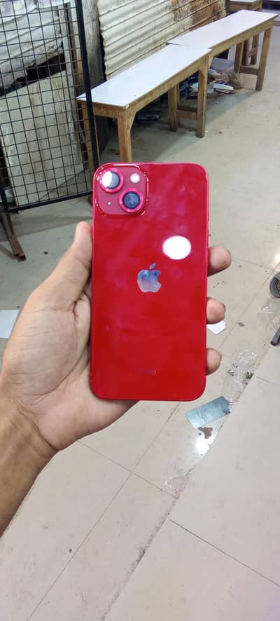 Apple iPhone 13