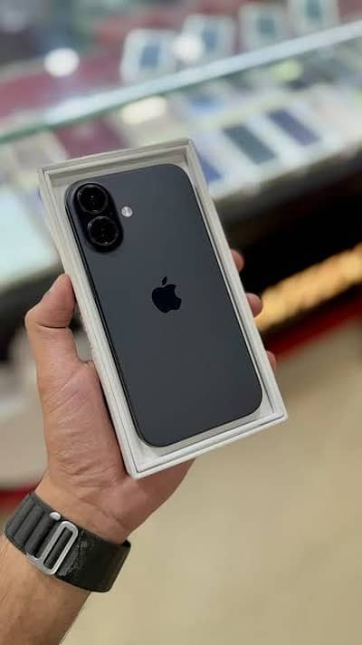 Apple iPhone 16