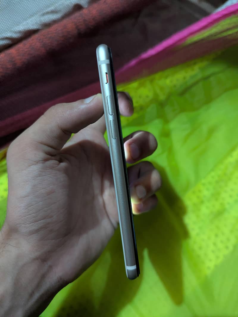 Apple iPhone SE 3