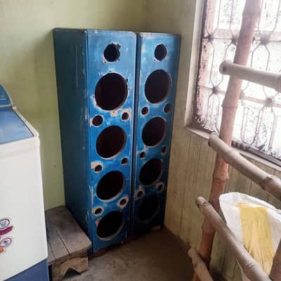 Wooden Speaker box 4*1 Feet