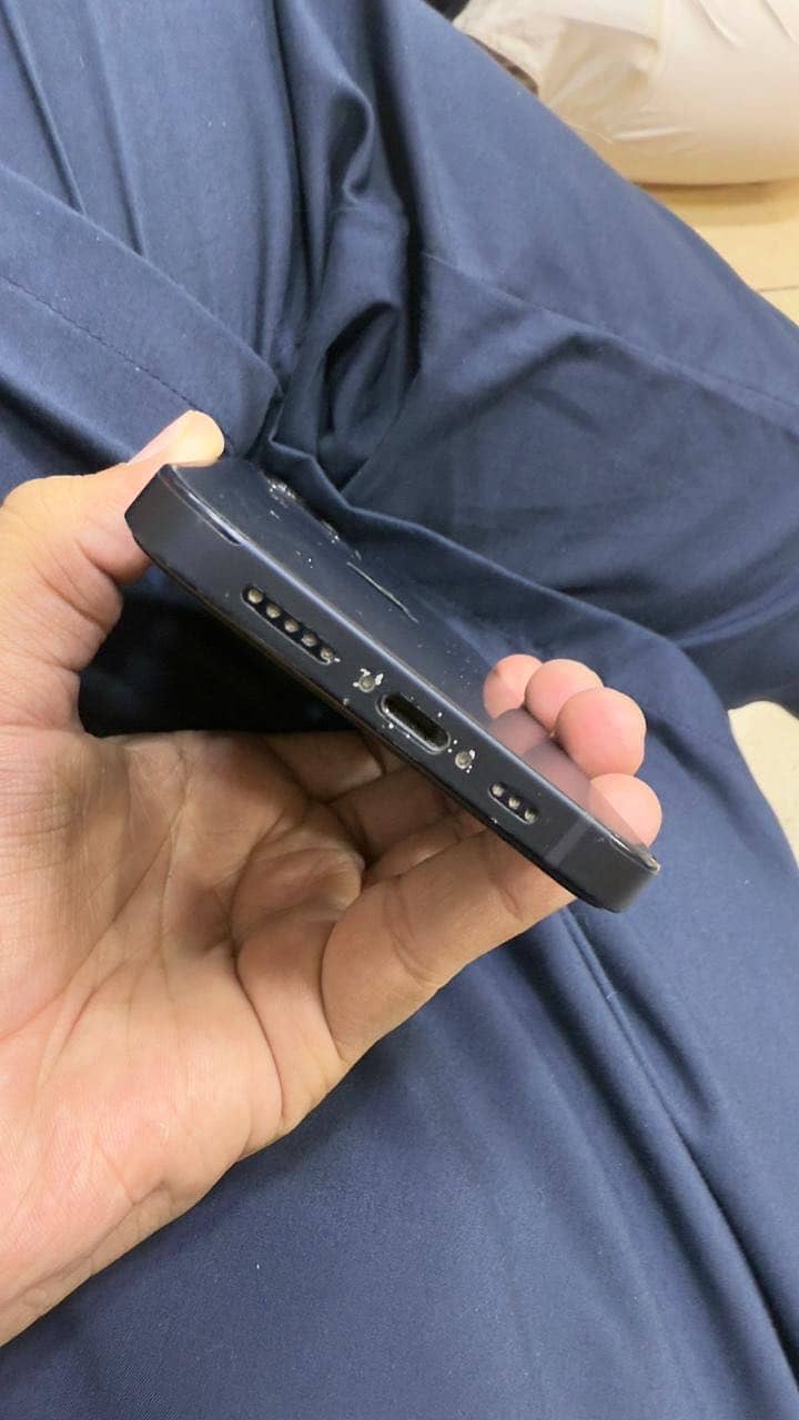 Apple iPhone 12 2