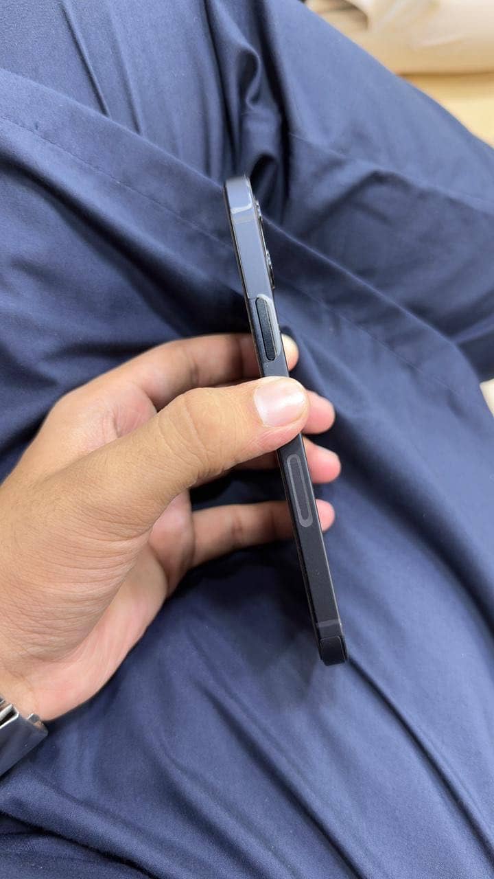 Apple iPhone 12 3
