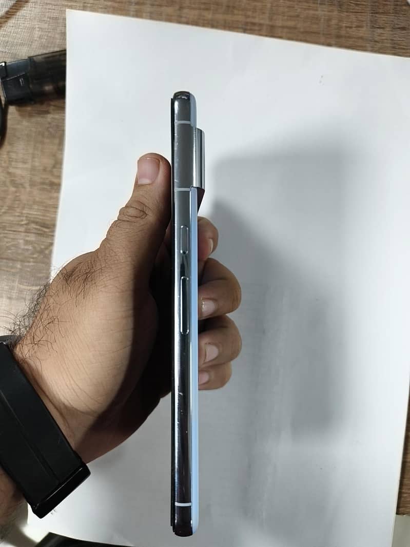 Google Pixel 8 Pro 2