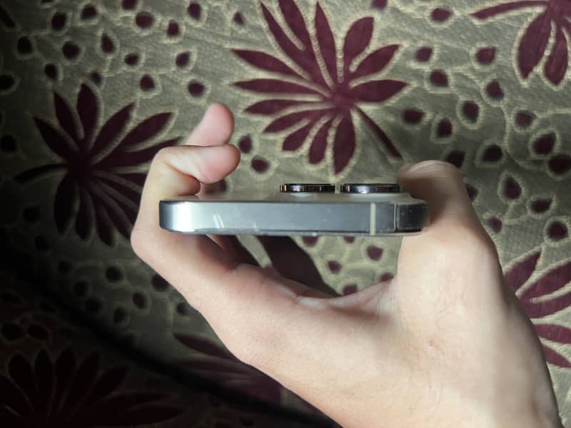 Apple iPhone 14 Pro 0