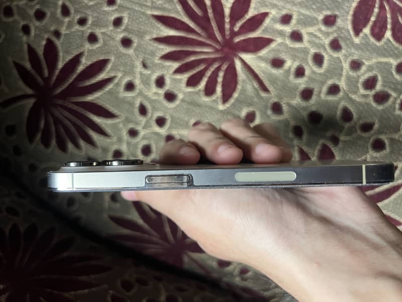 Apple iPhone 14 Pro 1