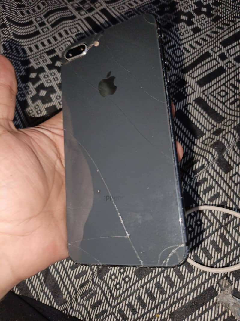 Apple iPhone 8 Plus 0