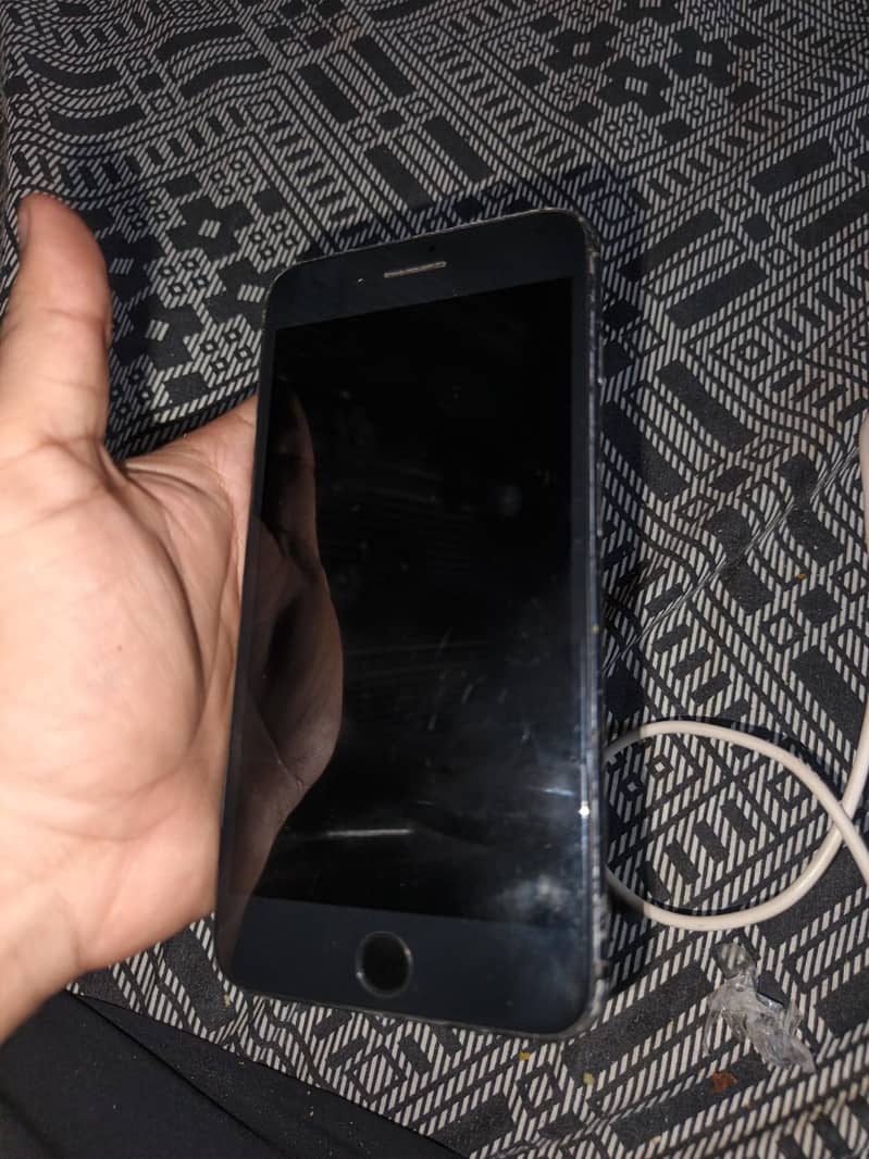 Apple iPhone 8 Plus 5