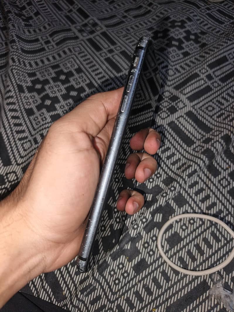 Apple iPhone 8 Plus 6