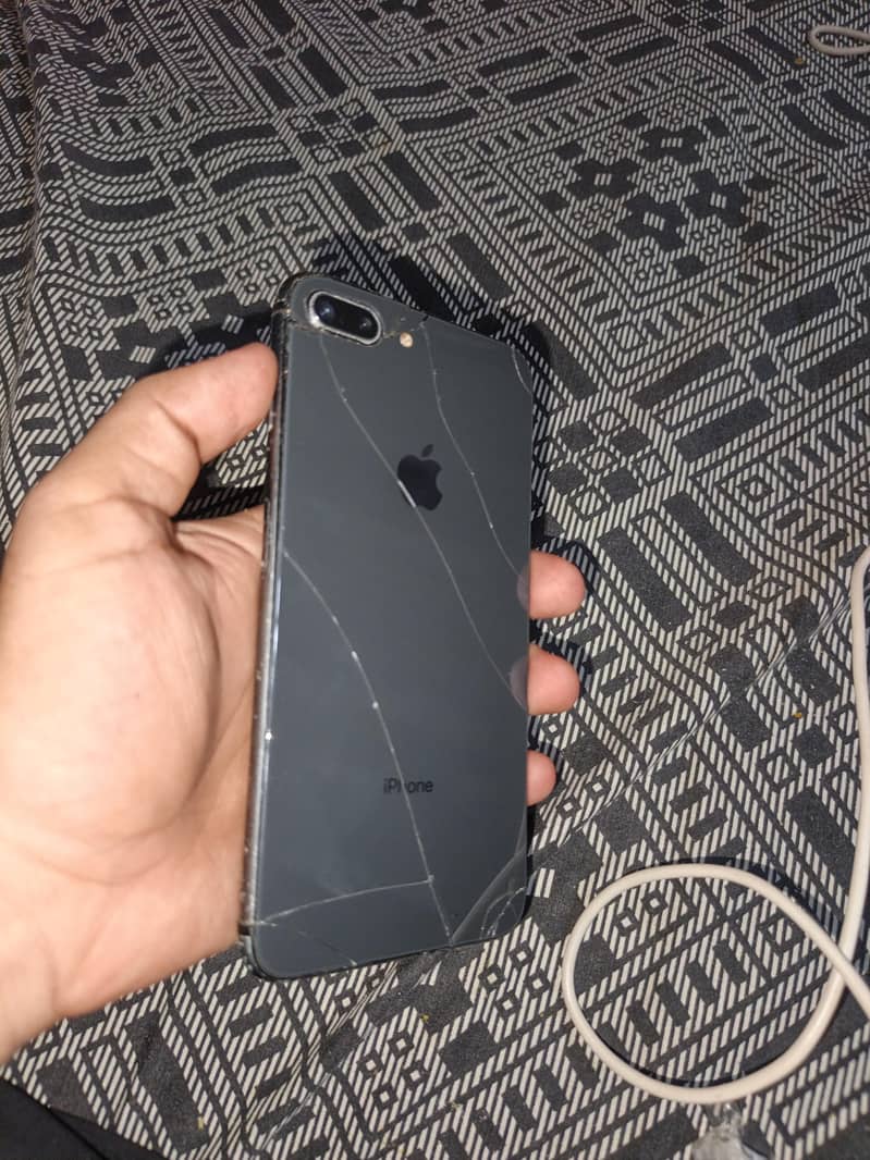 Apple iPhone 8 Plus 8