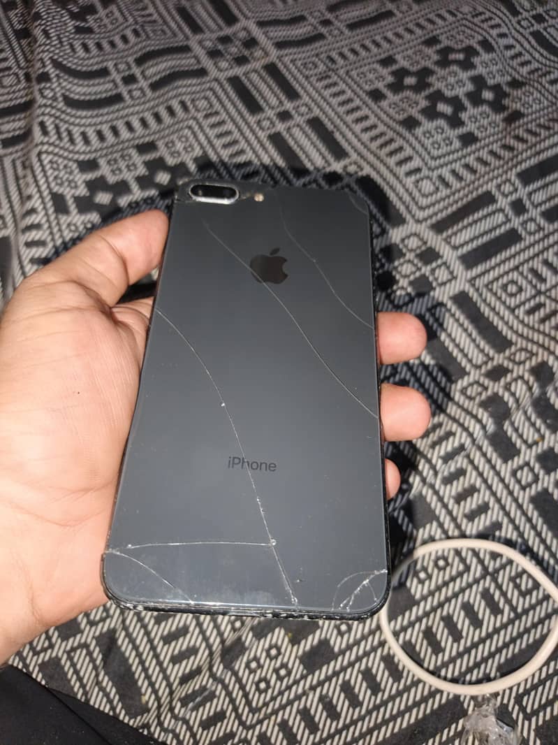Apple iPhone 8 Plus 9