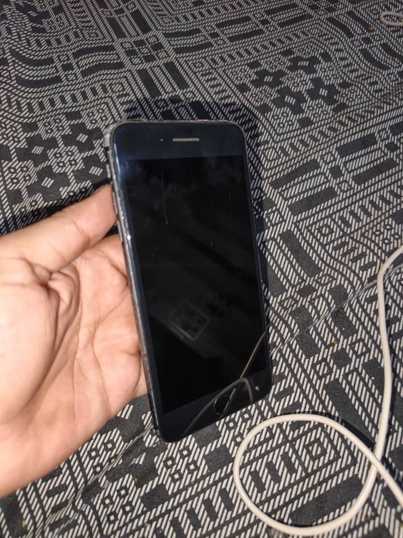 Apple iPhone 8 Plus 11