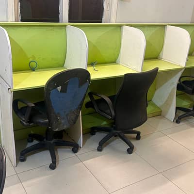 30 Used Office Cubicles/Workstation/Cabins for call centres