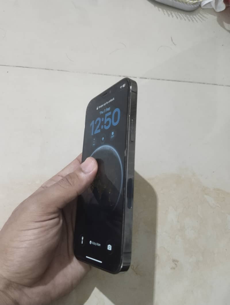Apple iPhone 12 2