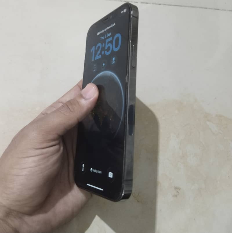 Apple iPhone 12 3