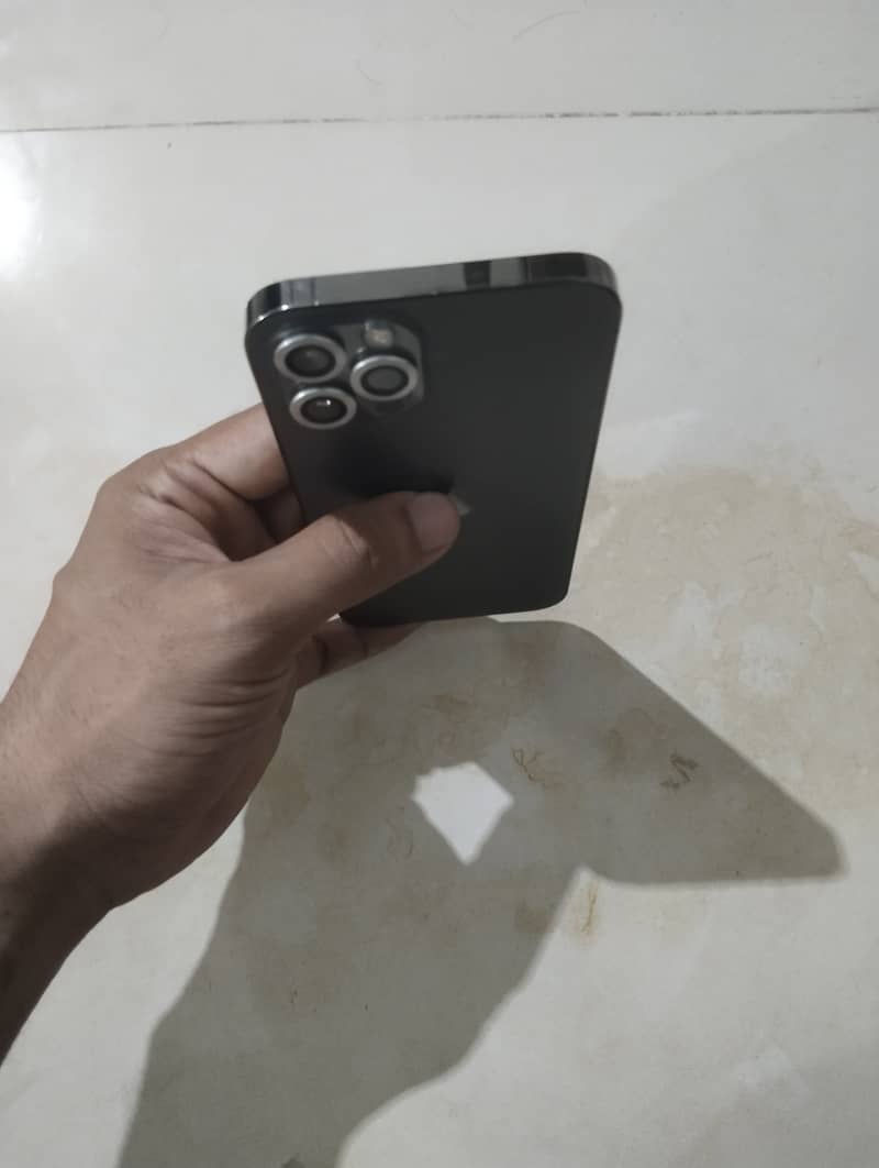 Apple iPhone 12 5