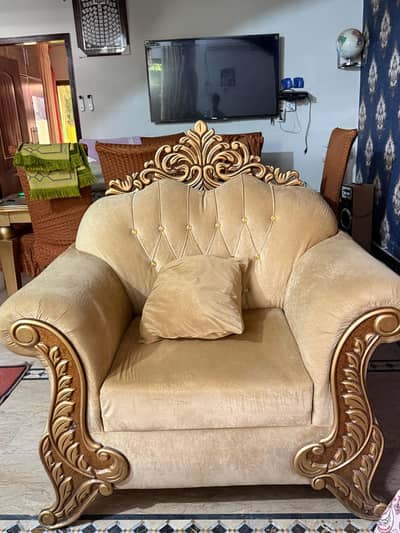 brand new crown royal design sofa for sale urgent