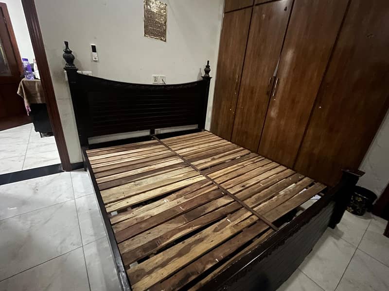 king size bed 0