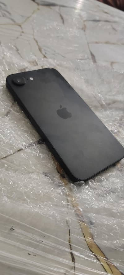 Apple iPhone 16e