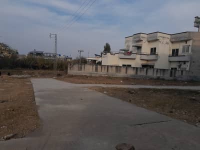 4.5 Marla Dubble story grey structure complete for sale on ideal location new lalazar near foundation university lane 5