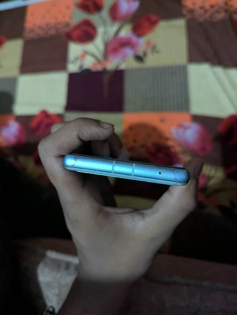 Google Pixel 7a 5