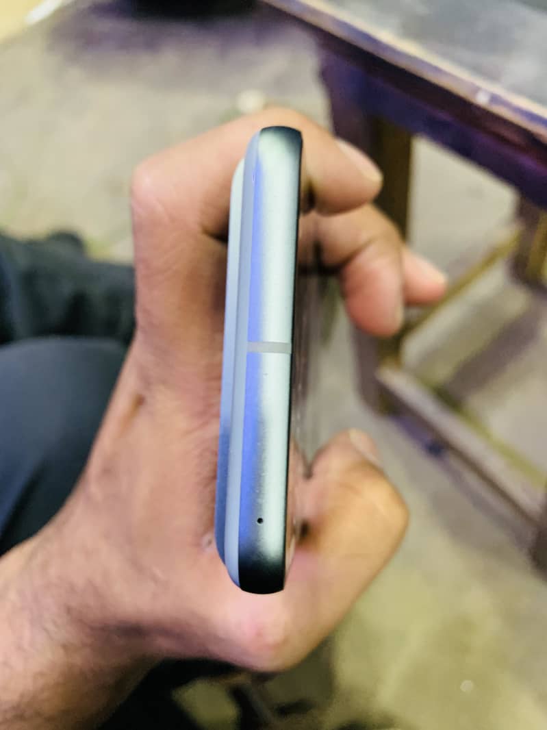 Google Pixel 8a 4