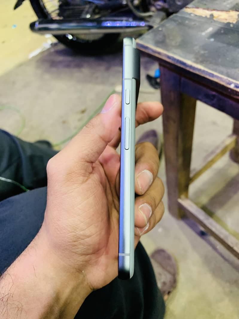 Google Pixel 8a 7