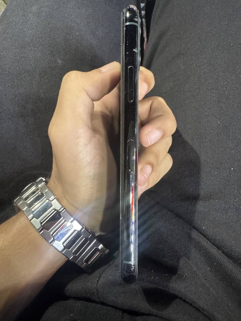 Apple iPhone 11 Pro 1