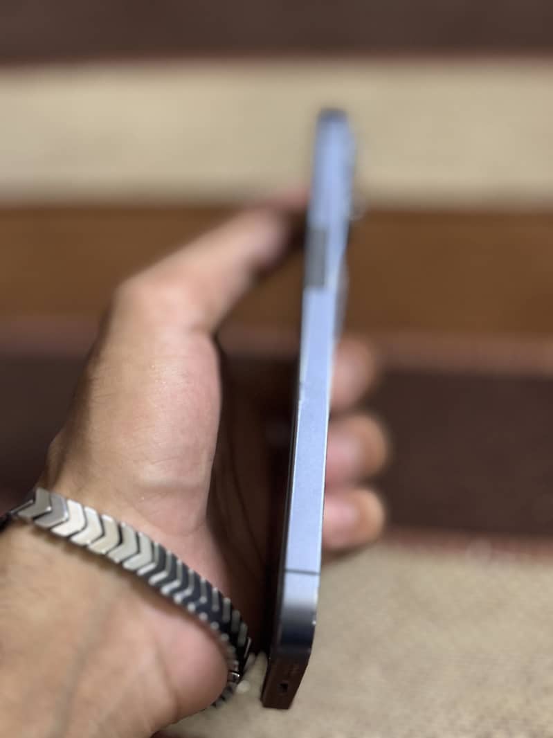 Apple iPhone 13 Pro 2