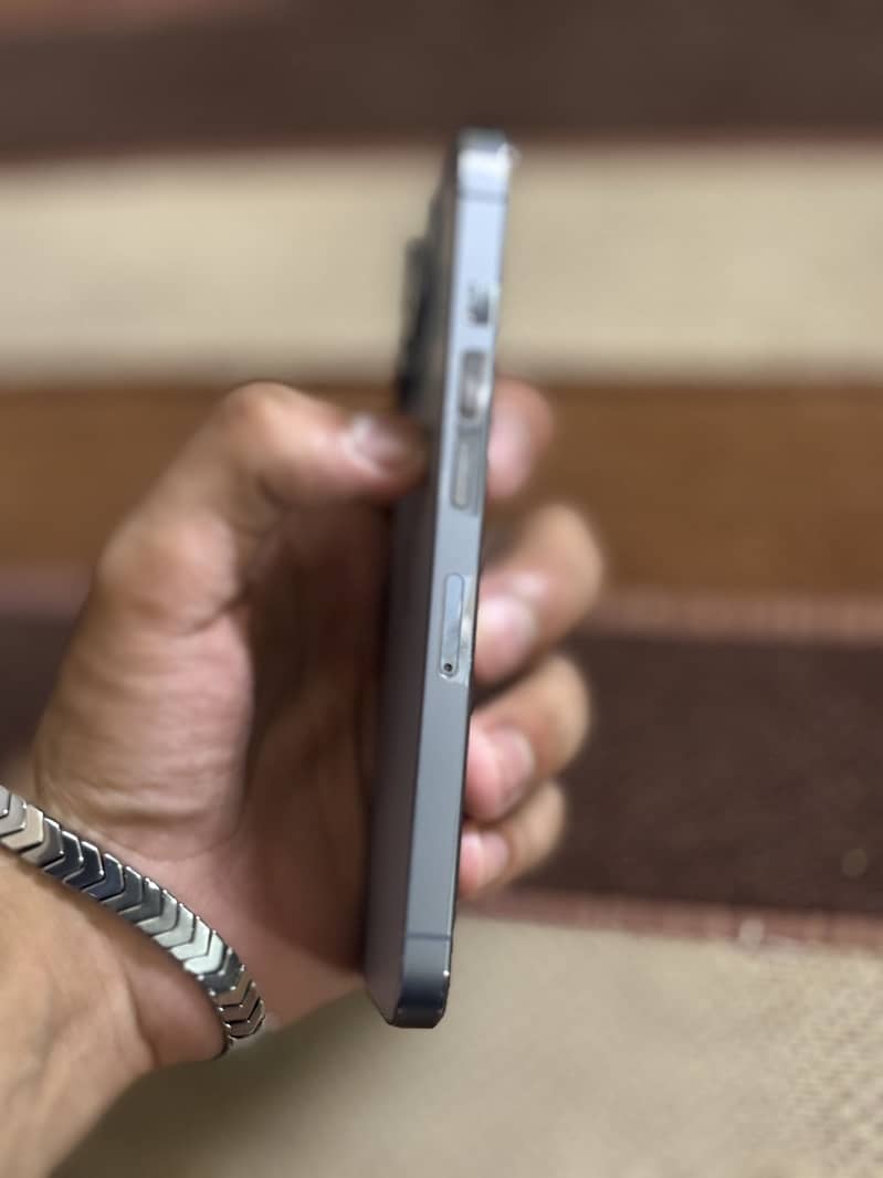 Apple iPhone 13 Pro 4