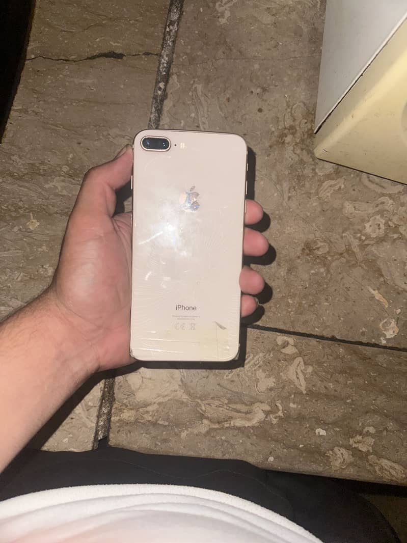 Apple iPhone 8 Plus 0