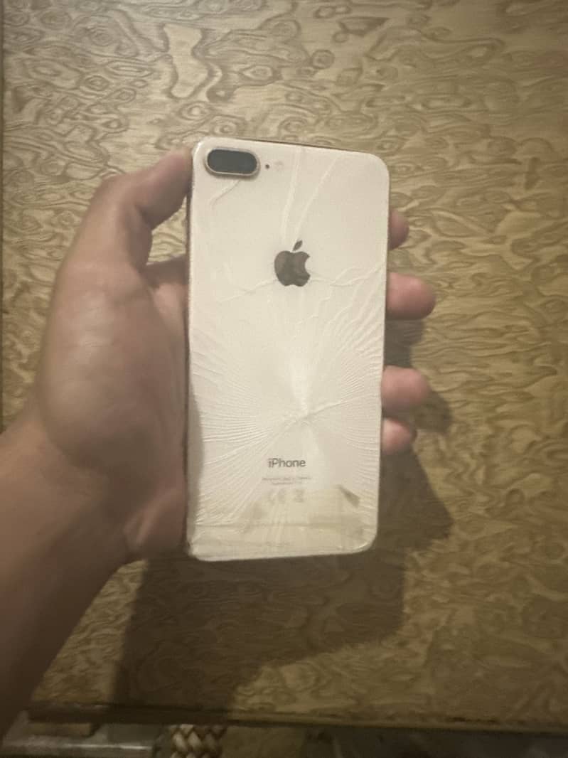 Apple iPhone 8 Plus 2