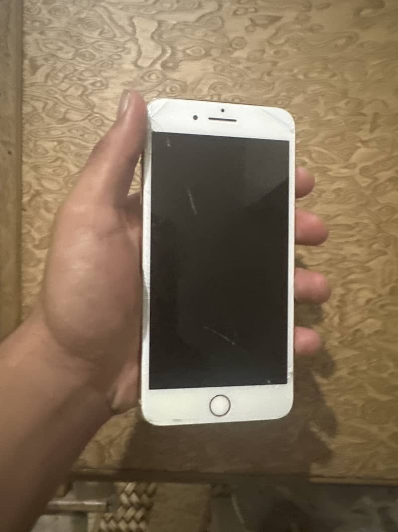 Apple iPhone 8 Plus 3