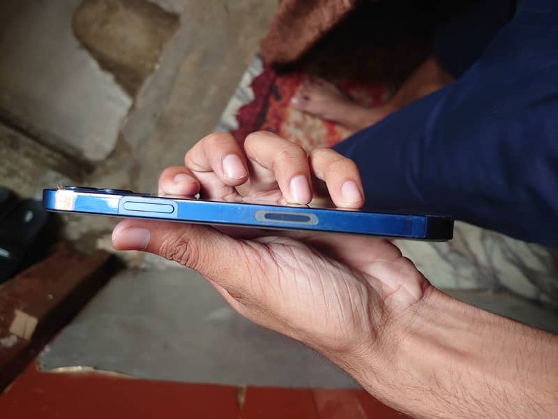 Apple iPhone 12 2