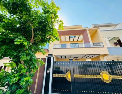 Affordable & Prime Location 10 Marla House Available For Sale