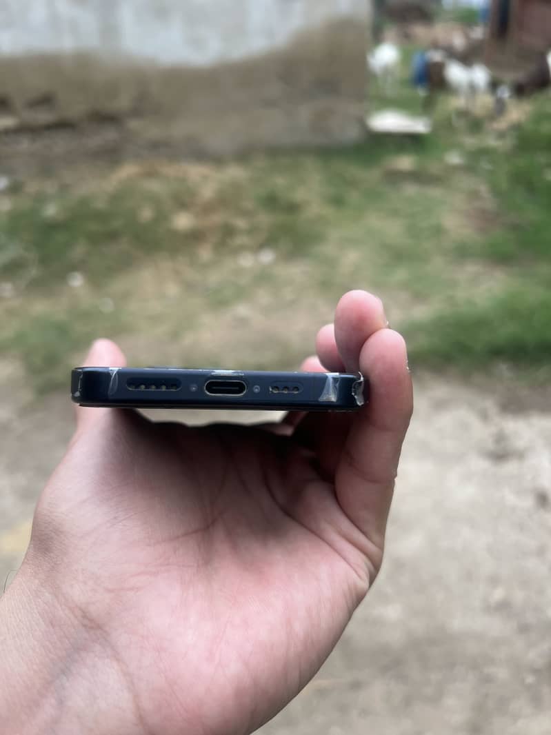 Apple iPhone 15 Pro 2