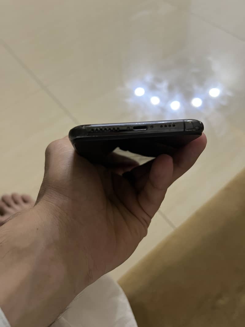 Apple iPhone 11 Pro Max 1