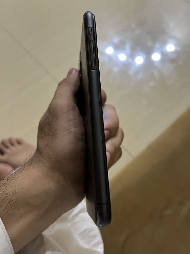 Apple iPhone 11 Pro Max 3