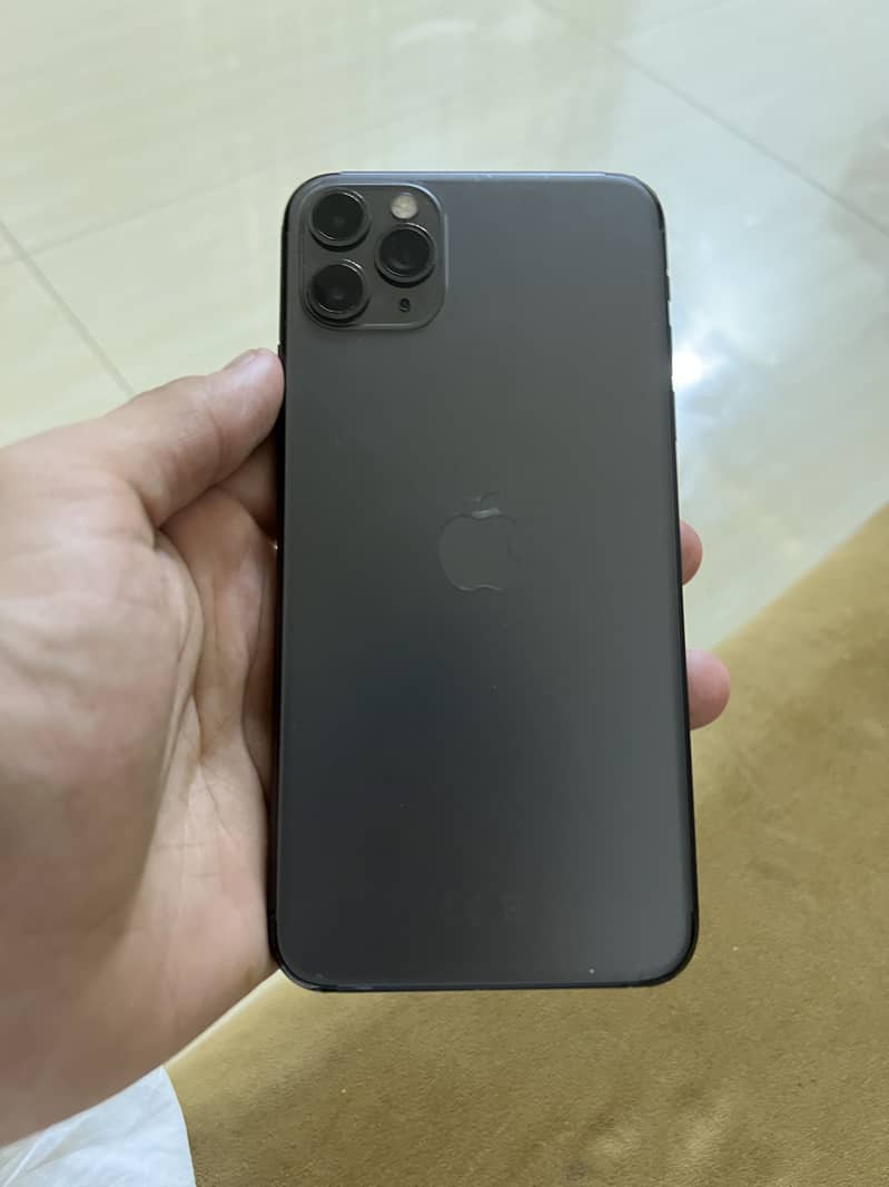 Apple iPhone 11 Pro Max 4