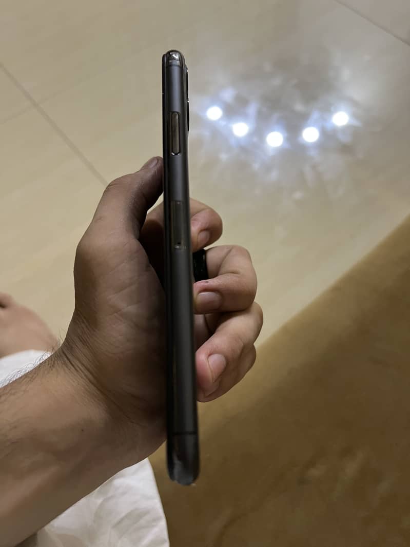 Apple iPhone 11 Pro Max 5