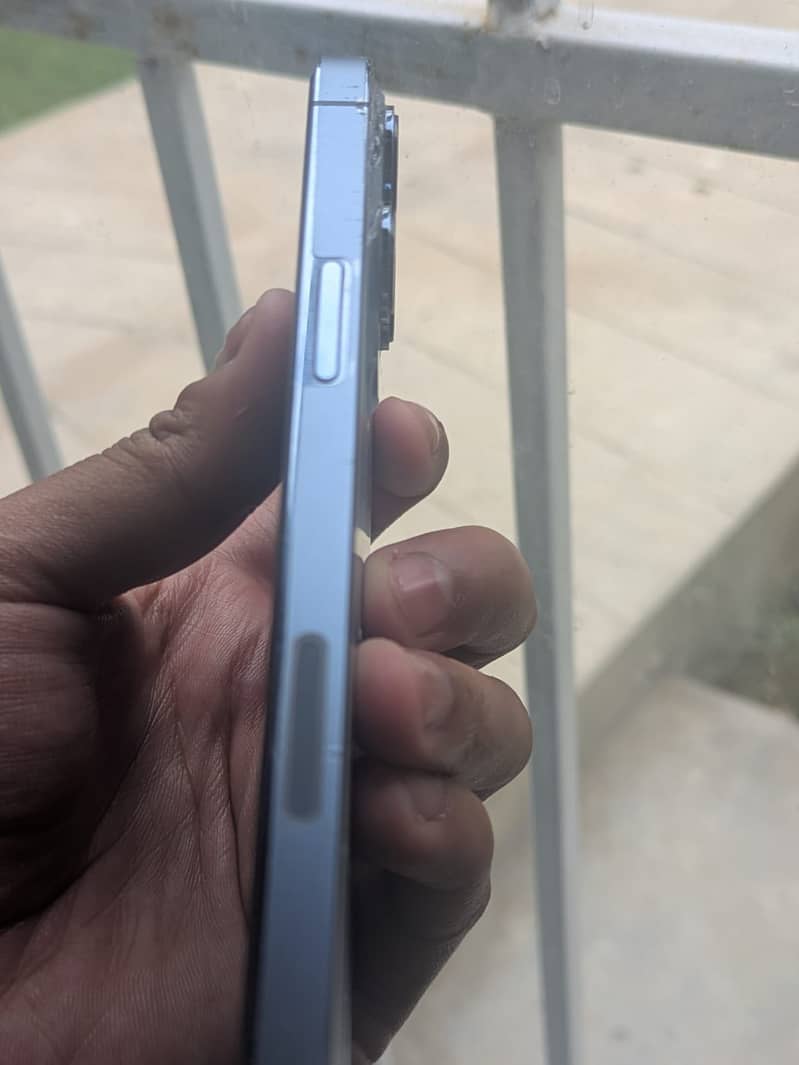 Apple iPhone 13 Pro Max 1