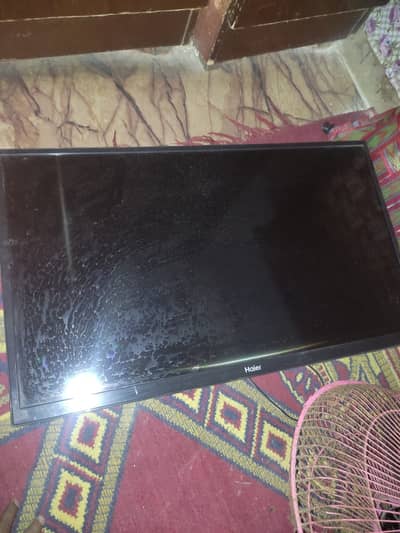 Haier LE32B7000 — 32 Inch LED TV for sale.