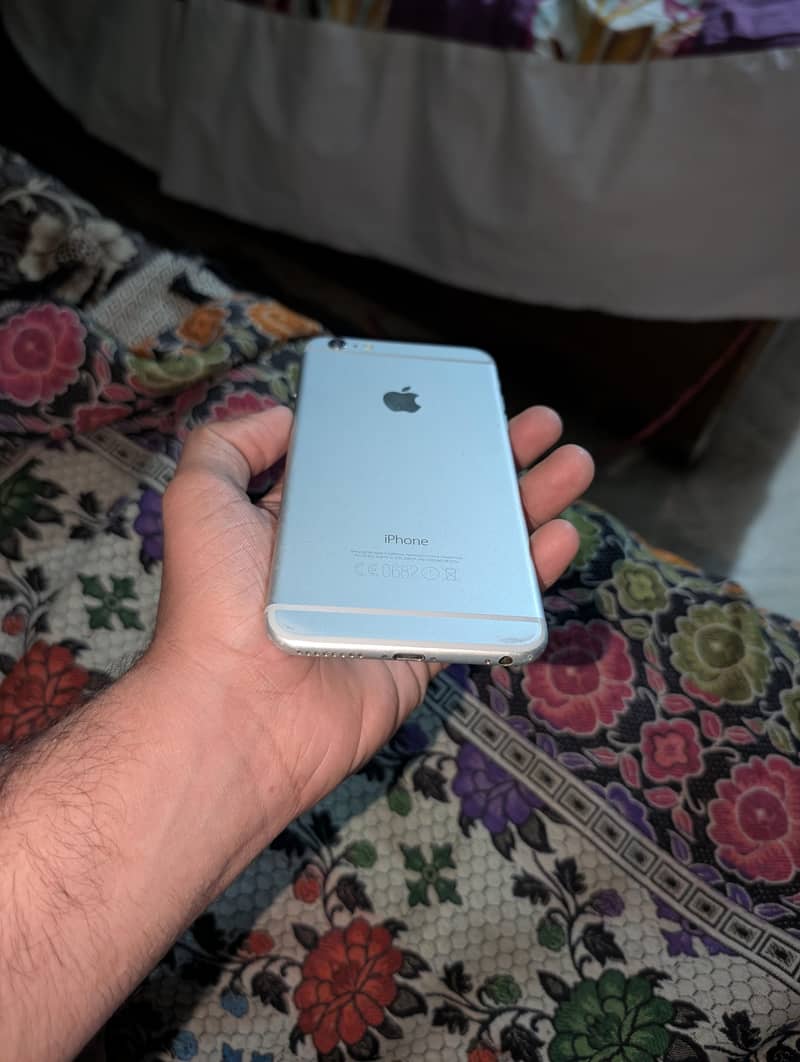 Apple iPhone 6 Plus 4