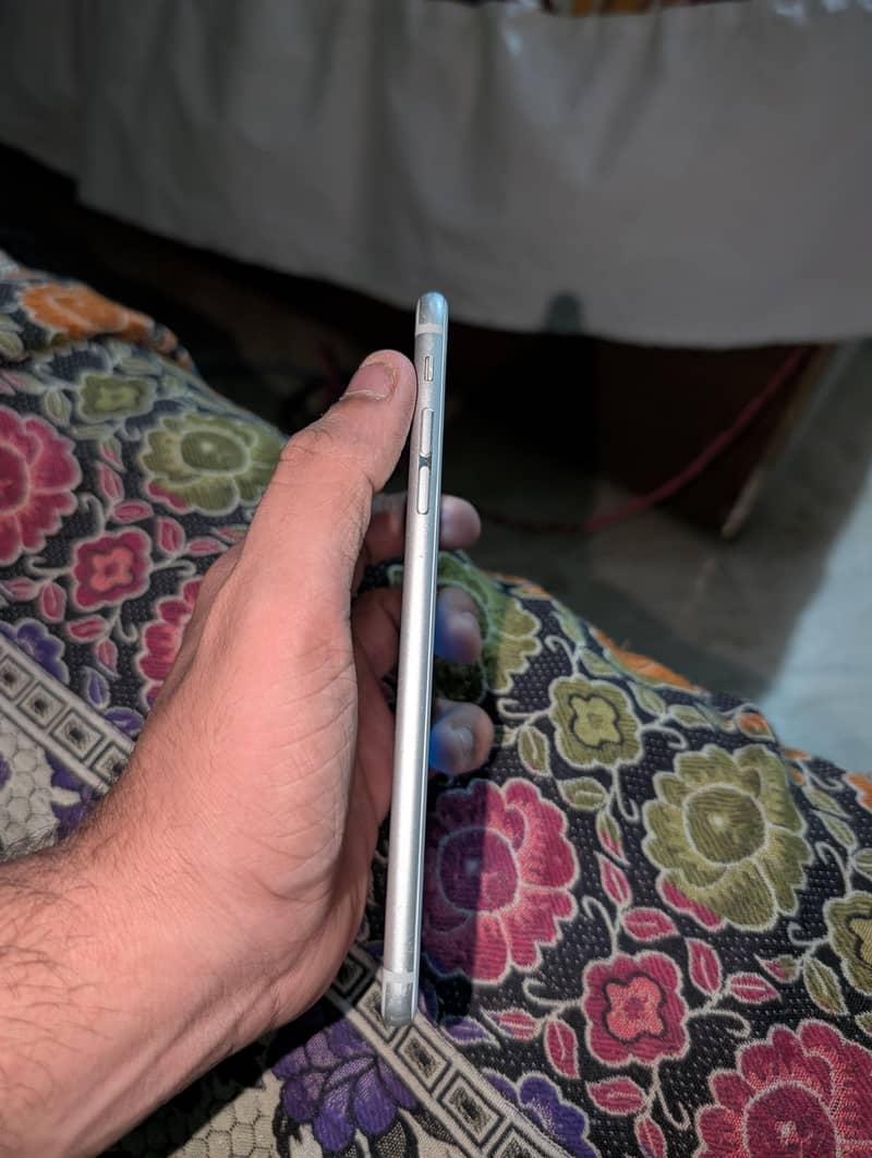 Apple iPhone 6 Plus 5